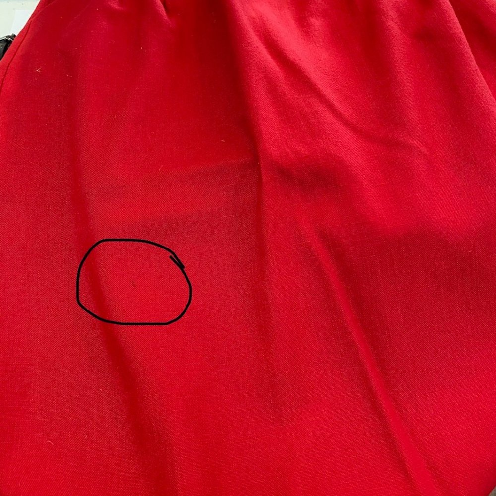 Red lined skirt - Picture 3 of 3